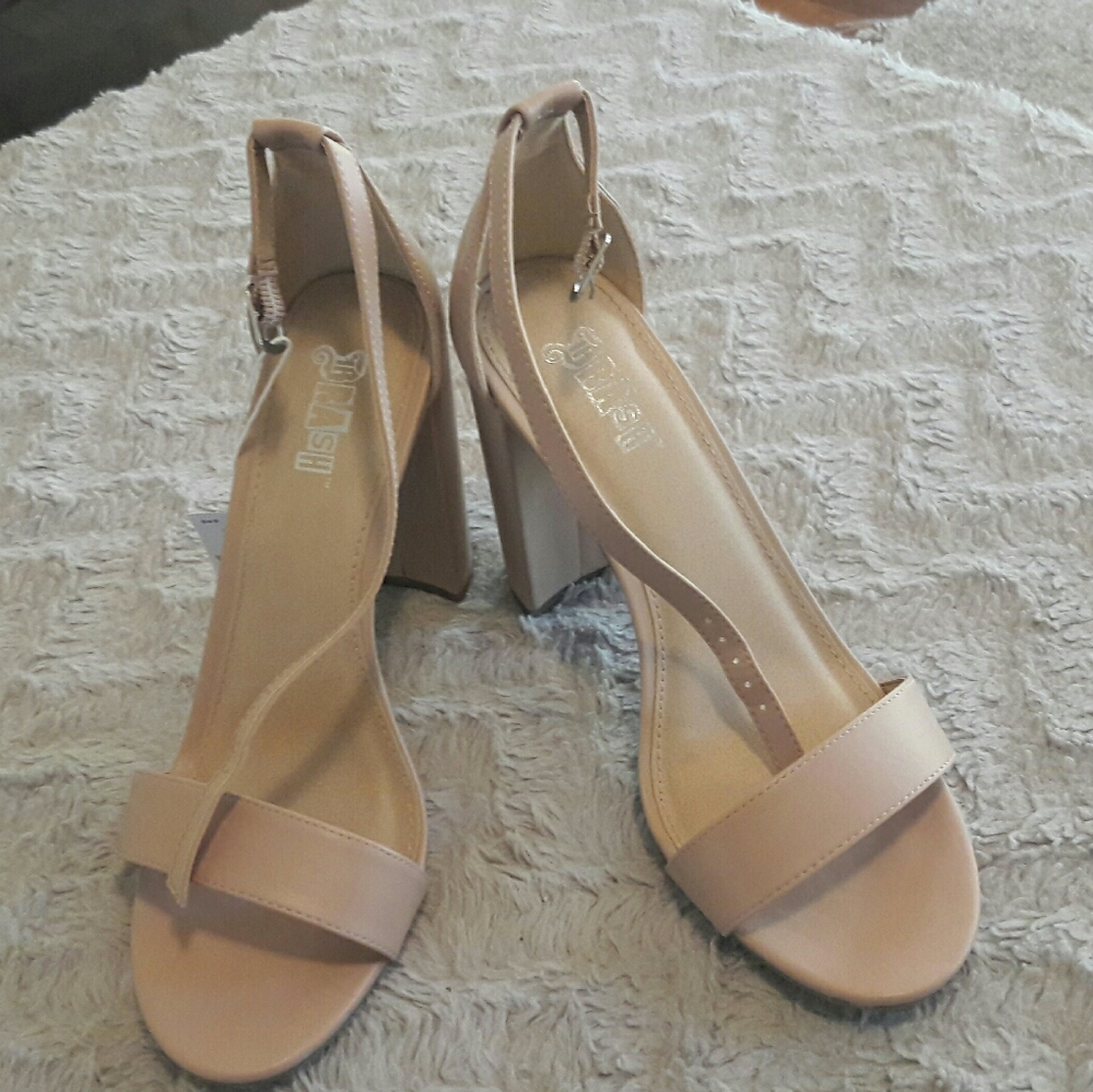 Heels - Picture 5 of 6